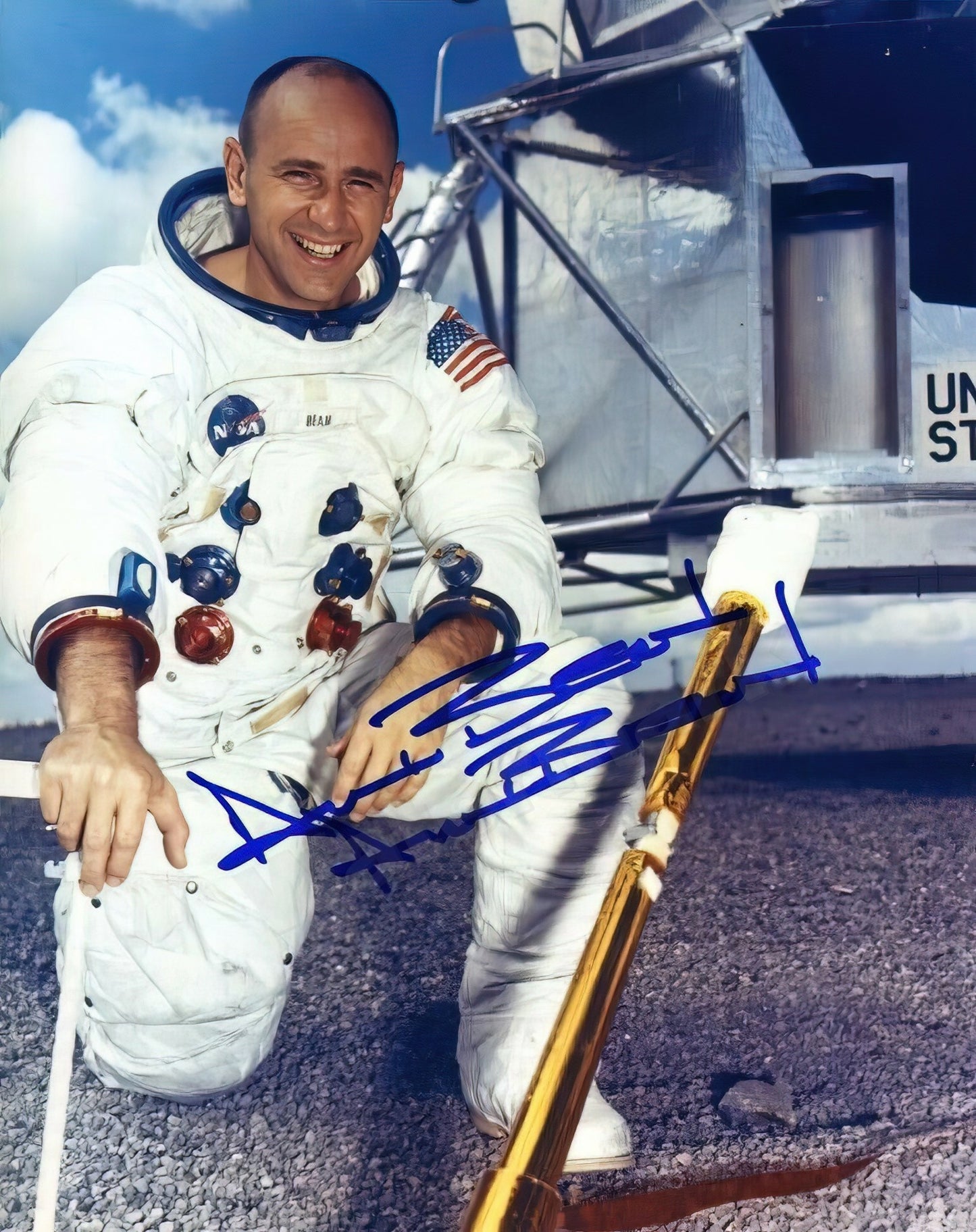 Alan Bean ( Apollo 12 ) Vintage Photo - Celebrity Autograph