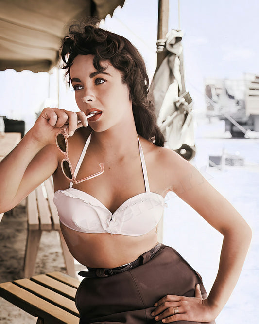 Elizabeth Taylor On The Set Of Giant Vintage Photos - Celebrity Actresses