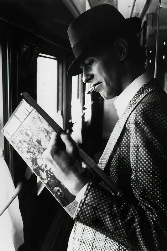 David Bowie Reading On The Train B&W Photo - Celebrity Musicians
