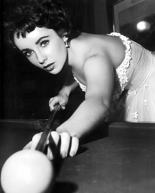 Elizabeth Taylor c. 1950's shooting pool B&W Photo - Celebrity Actresses