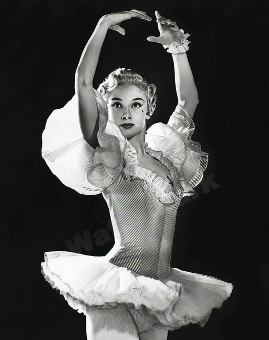 Audrey Hepburn In Secret People B&W Photo - Celebrity Actresses