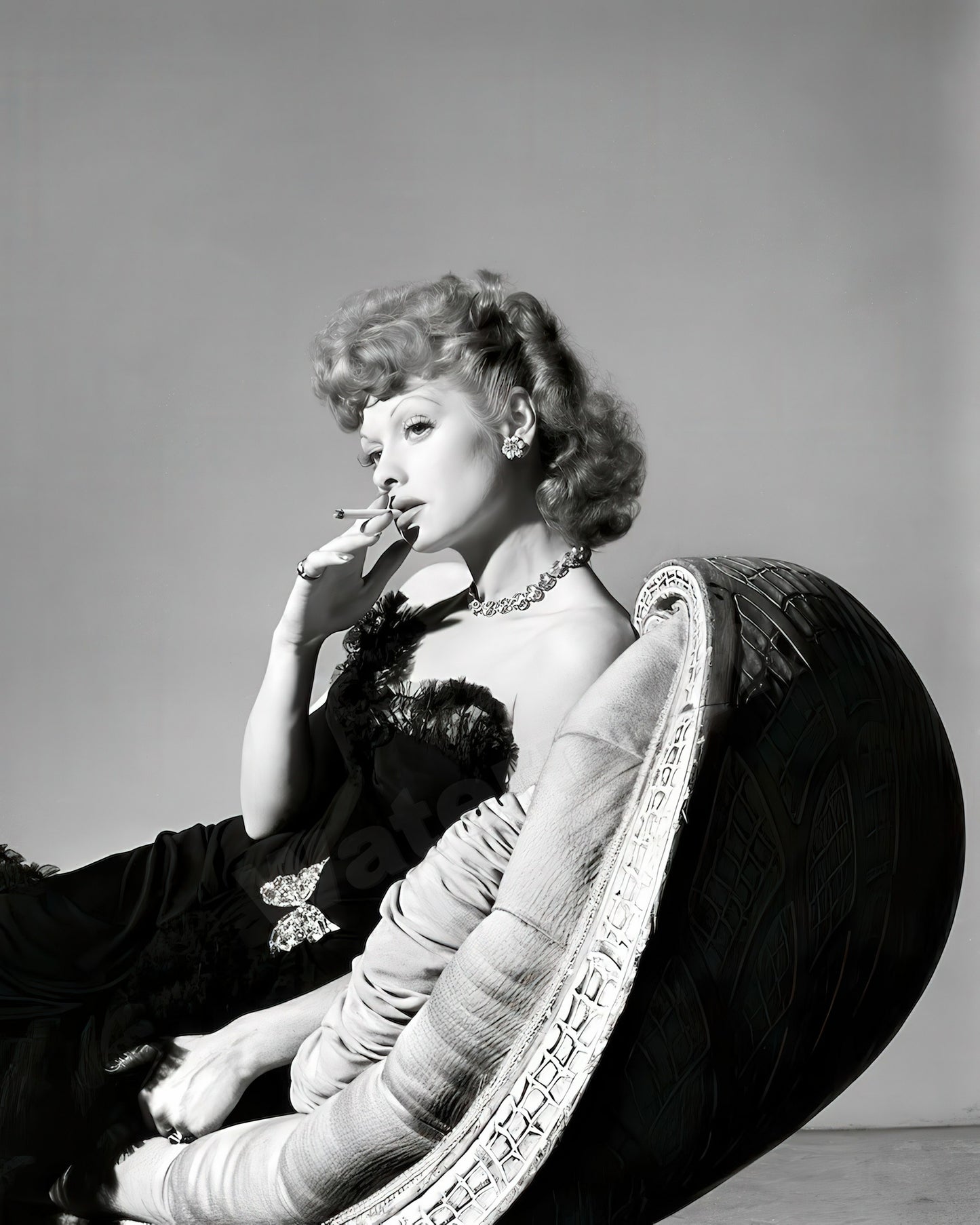 Lucille Ball c. 1942 outtake from Life Magazine B&W Photo - Celebrity Actresses