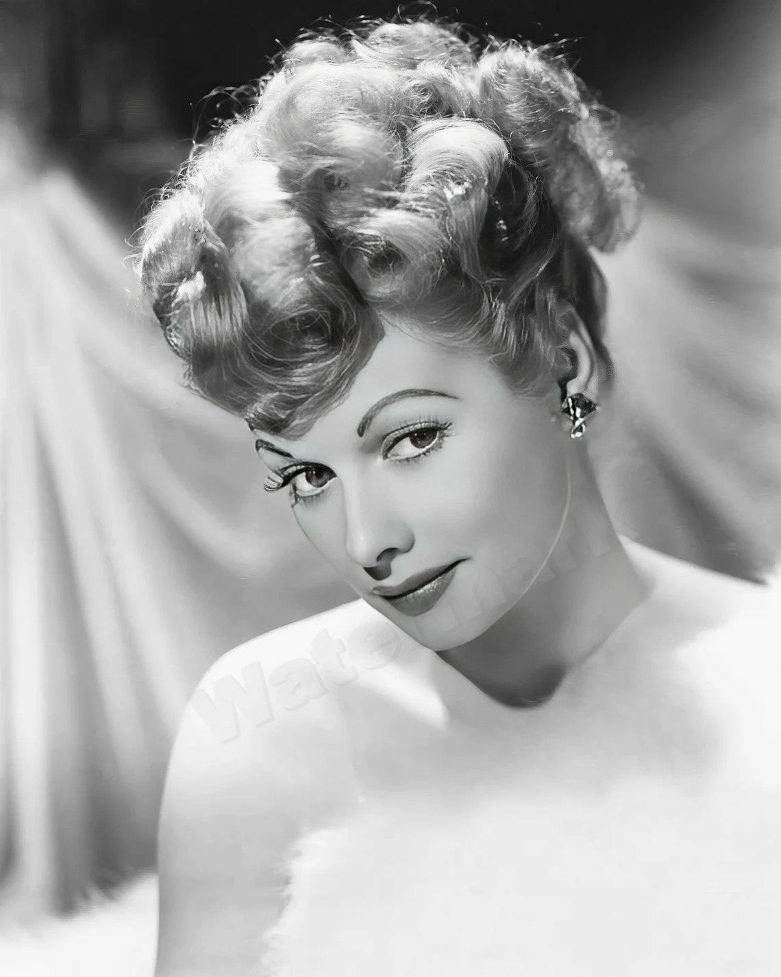 Lucille Ball studio photo c. 1948 B&W Photo - Celebrity Actresses
