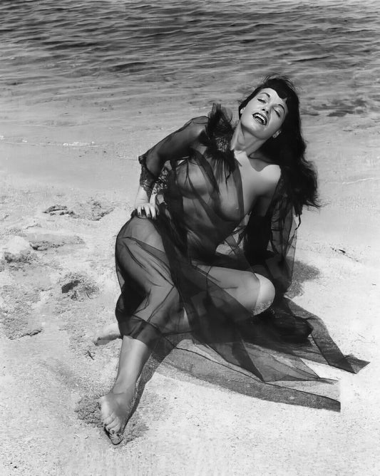 Bettie Page on the beach c. 1950s B&W Photo - Celebrity Actresses and Models