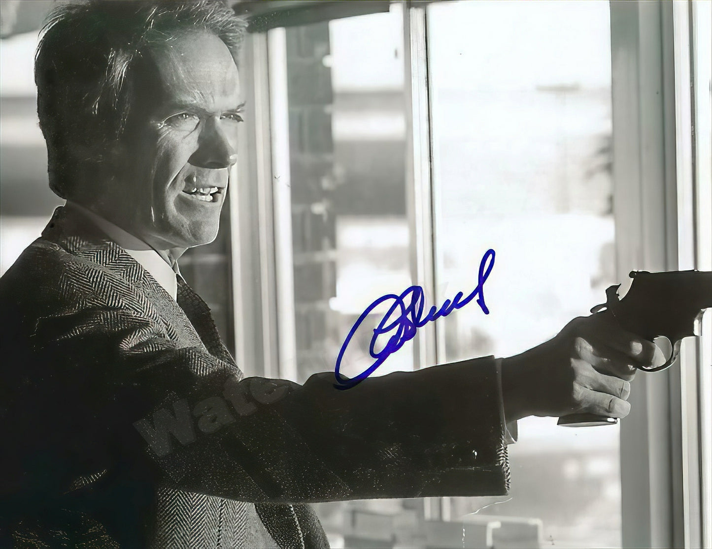 Clint Eastwood ( Dirty Harry ) B&W Photo - Celebrity Actors