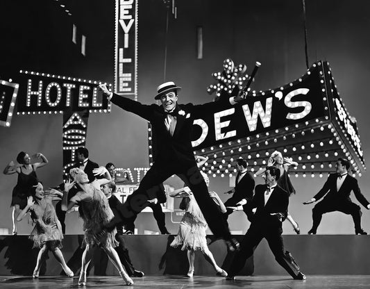 Gene Kelly Singin' In The Rain B&W Photo - Celebrity Actors and Dancers