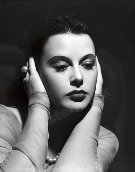 Hedy Lamarr c. 1941 B&W Photo - Celebrity Actresses